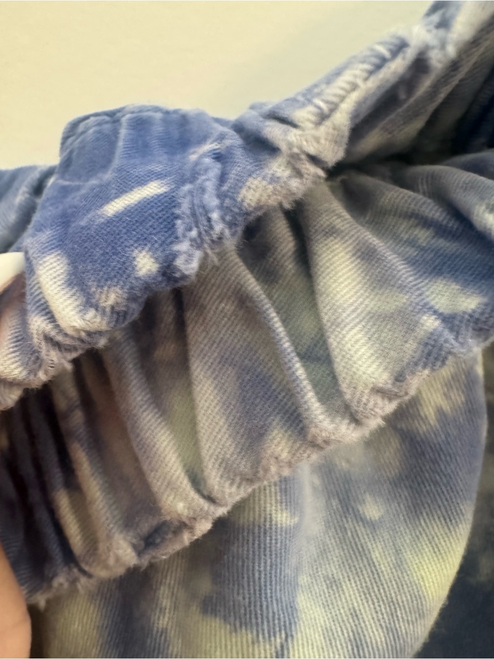 Chubbies Tie-Dye Blue and Cream 5inch Inseam Shorts - Picture 9 of 10